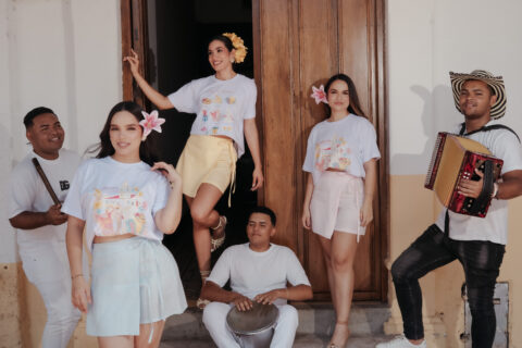 FALDA SHORT ROSA PORTADA