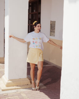 FALDASHORT LINO AMARILLO